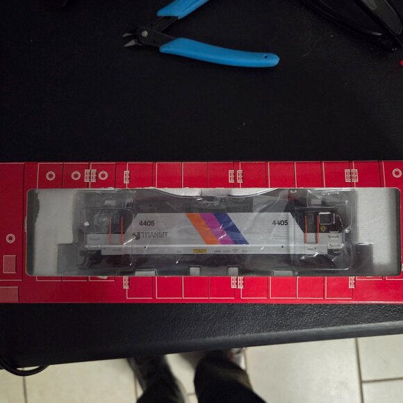 Atlas HO Scale NJT New Jersey Transit ALP-44 #4405 - Picture 1 of 4